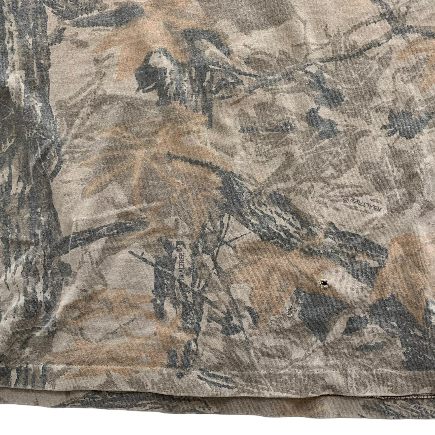 90s Realtree Camo (L)