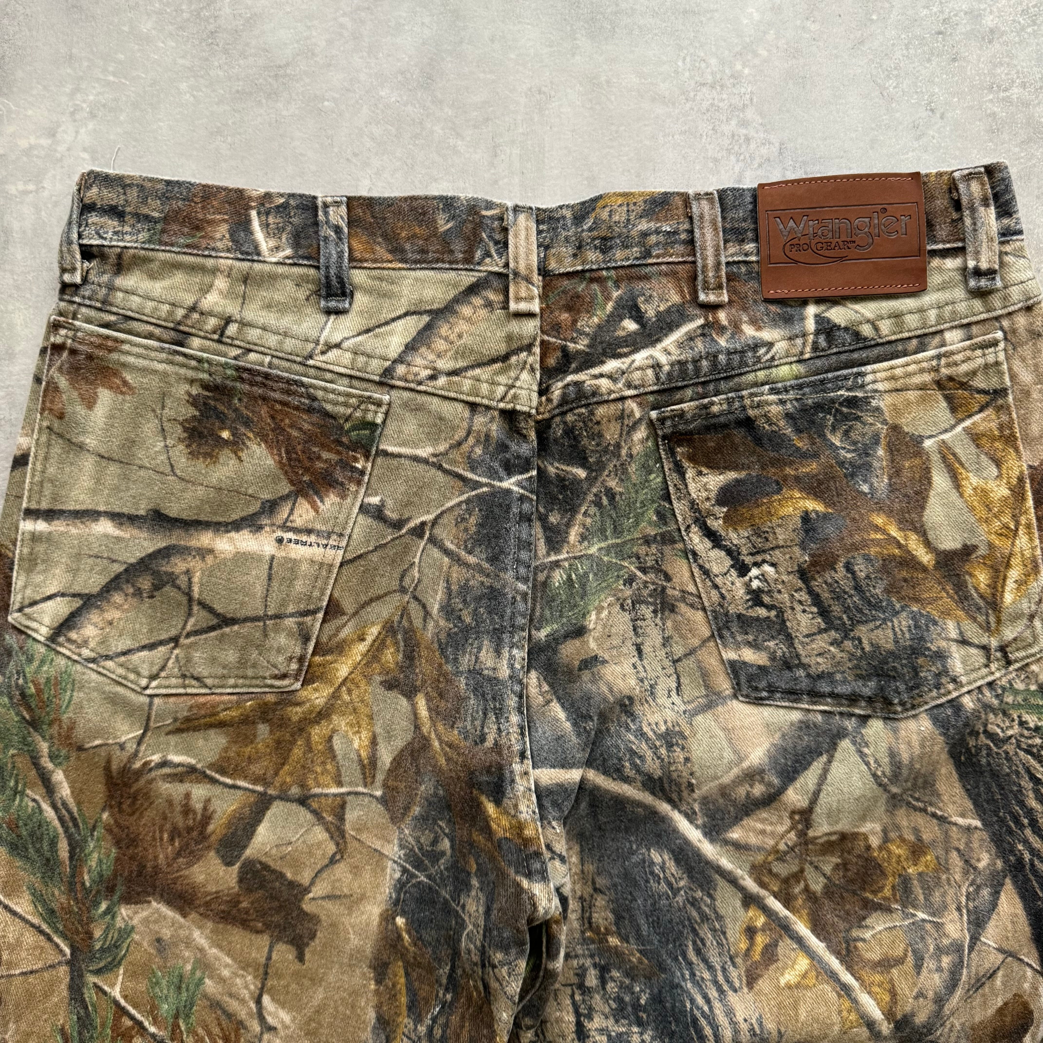 90s Realtree Camo Carpenters (36”)