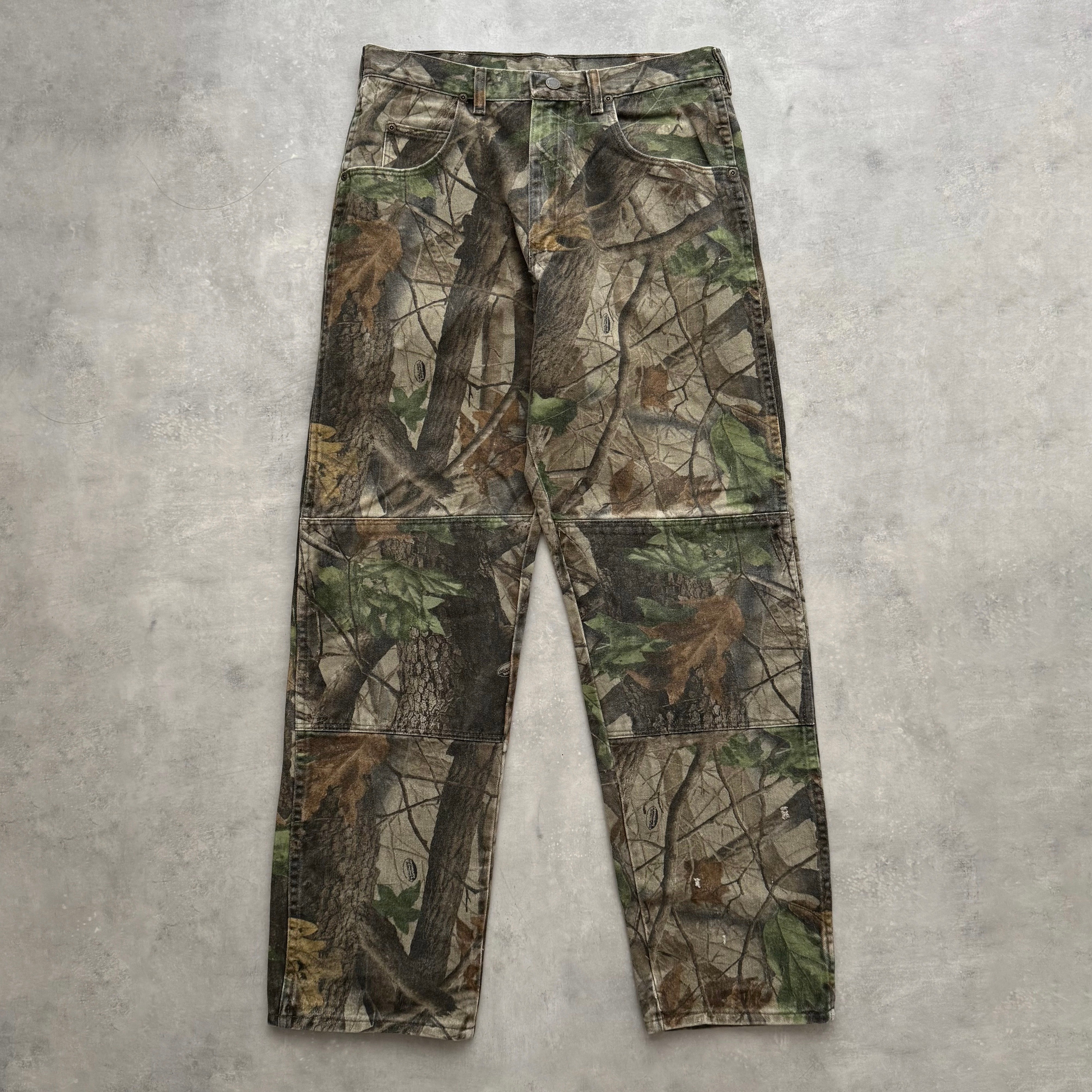 90s Realtree Camo Carpenters (32”)