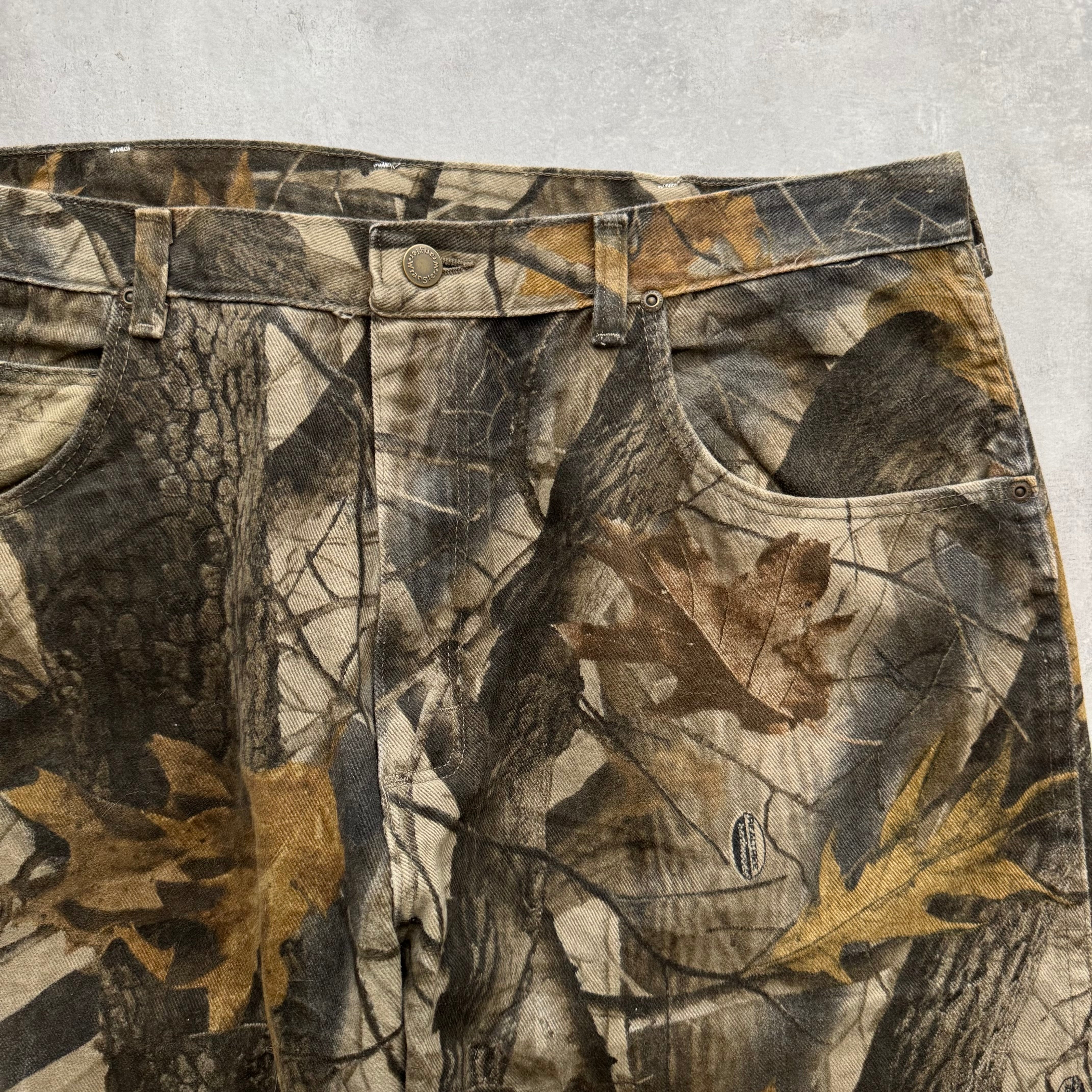 90s Realtree Camo Carpenters (38”)