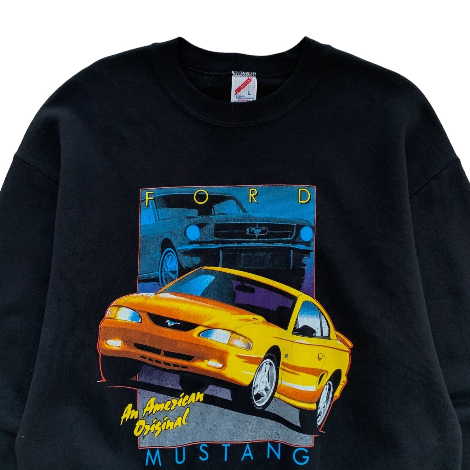 90s Ford Mustang (L)