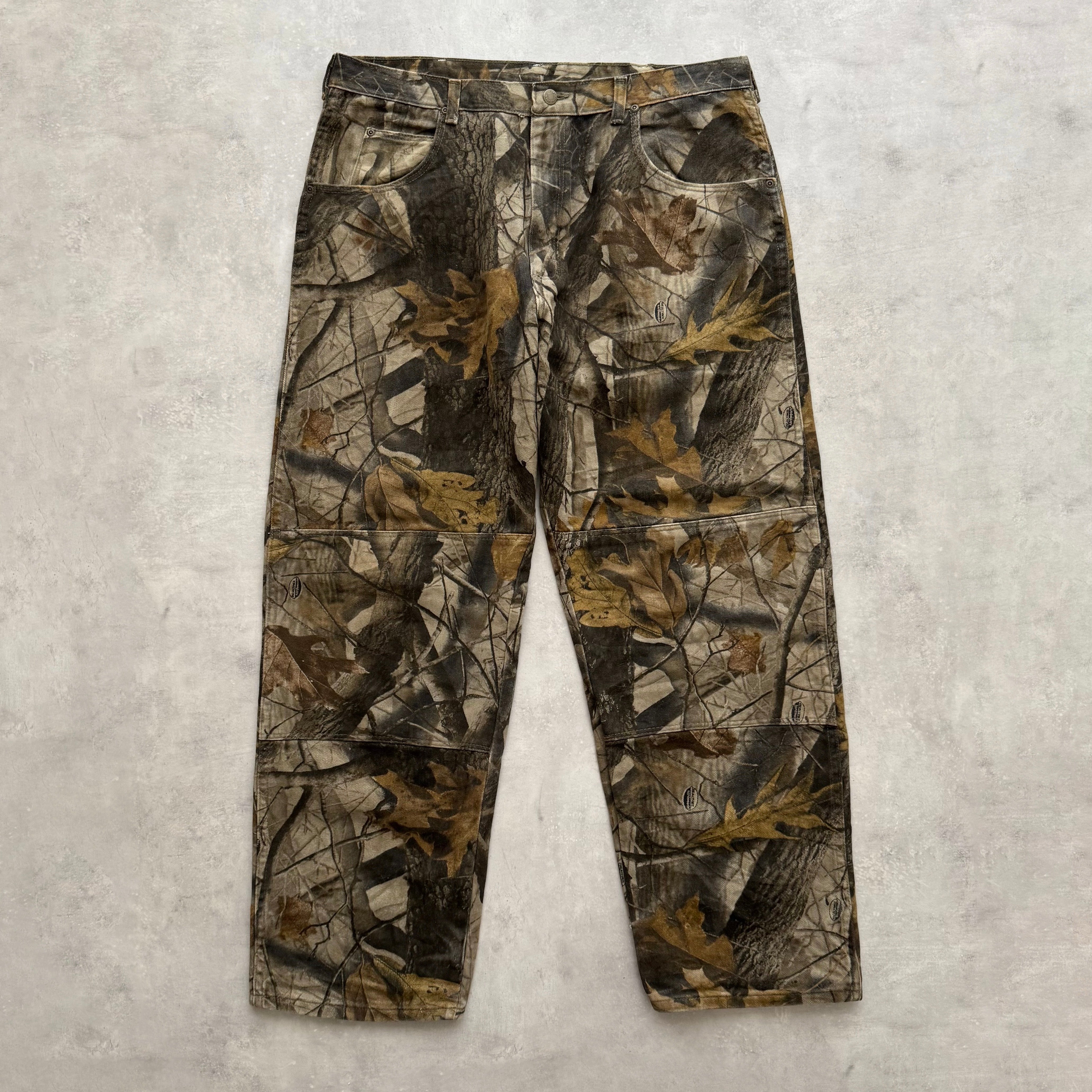 90s Realtree Camo Carpenters (38”)